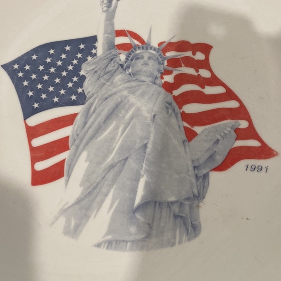 Corelle 1991 Statue of Liberty plate - Picture 3 of 4